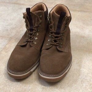 Men’s Crown Vintage suede boots